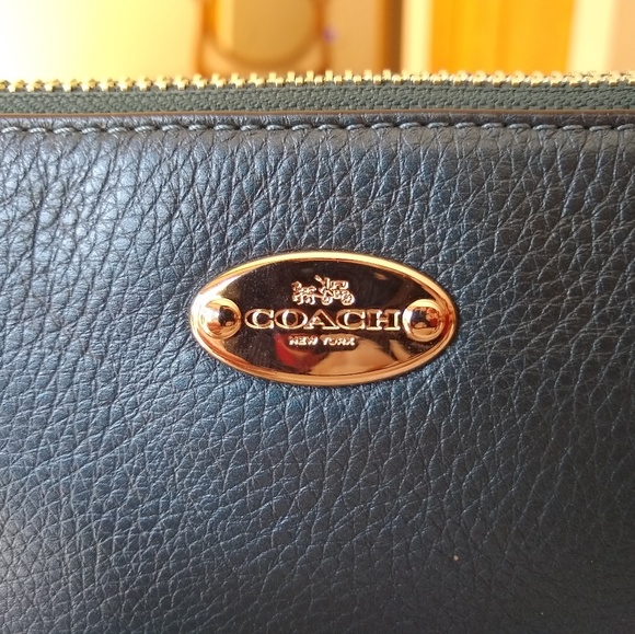 NWT COACH Pebbled Leather Large Wristlet 19 F53340